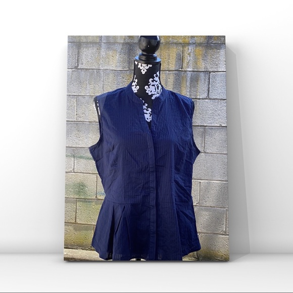 🎀 Apt 9 Top 🎀 - Picture 1 of 8